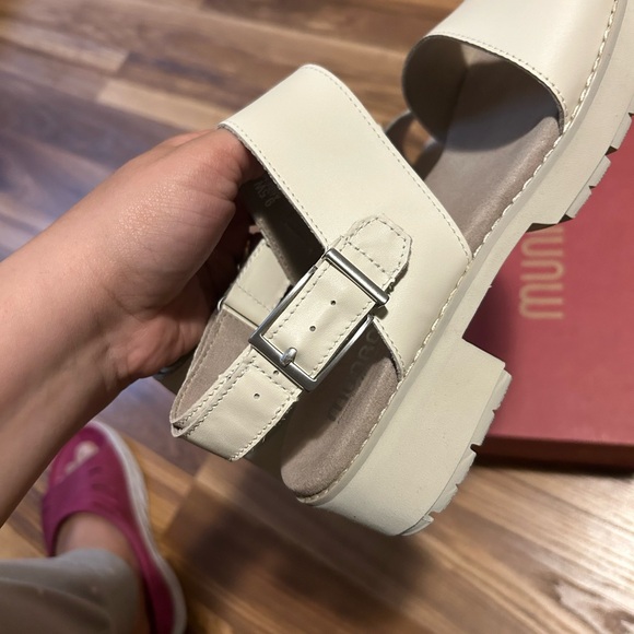 Munro lug sole sandal - Picture 5 of 6